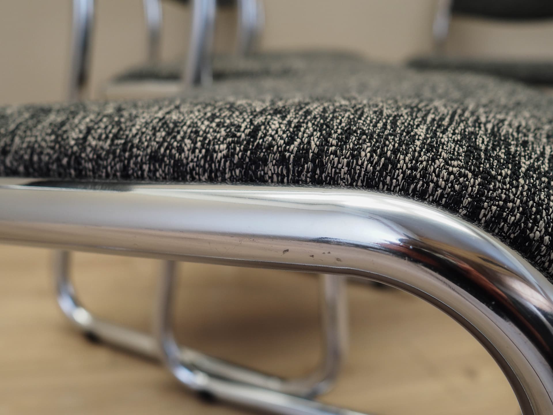 Komplet sześciu krzeseł, szary, metal chromowany, Włochy, lata 80. - 170797