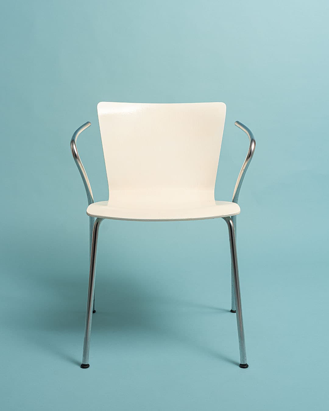 Krzesło, biały sklejka, stal chromowana, proj. V. Magistretti, Fritz Hansen, Dania, lata 90. - 170988