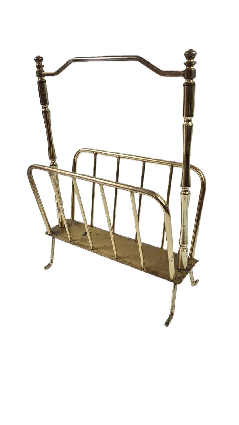 Stojak na gazety wykonany z mosiądzowanego metalu,