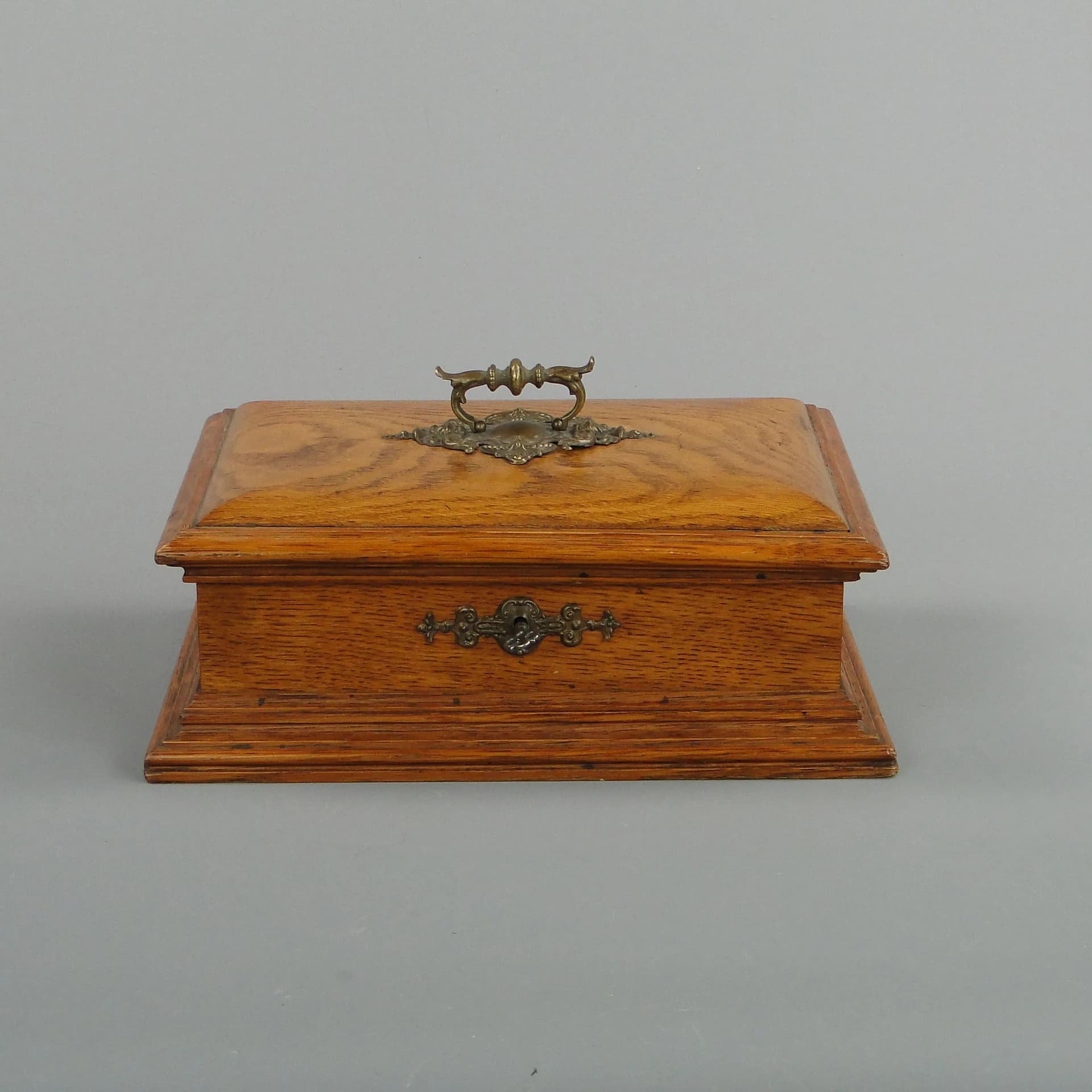 Biedermeier jewelry box, brown oak, Austria, 19th c. - 11373