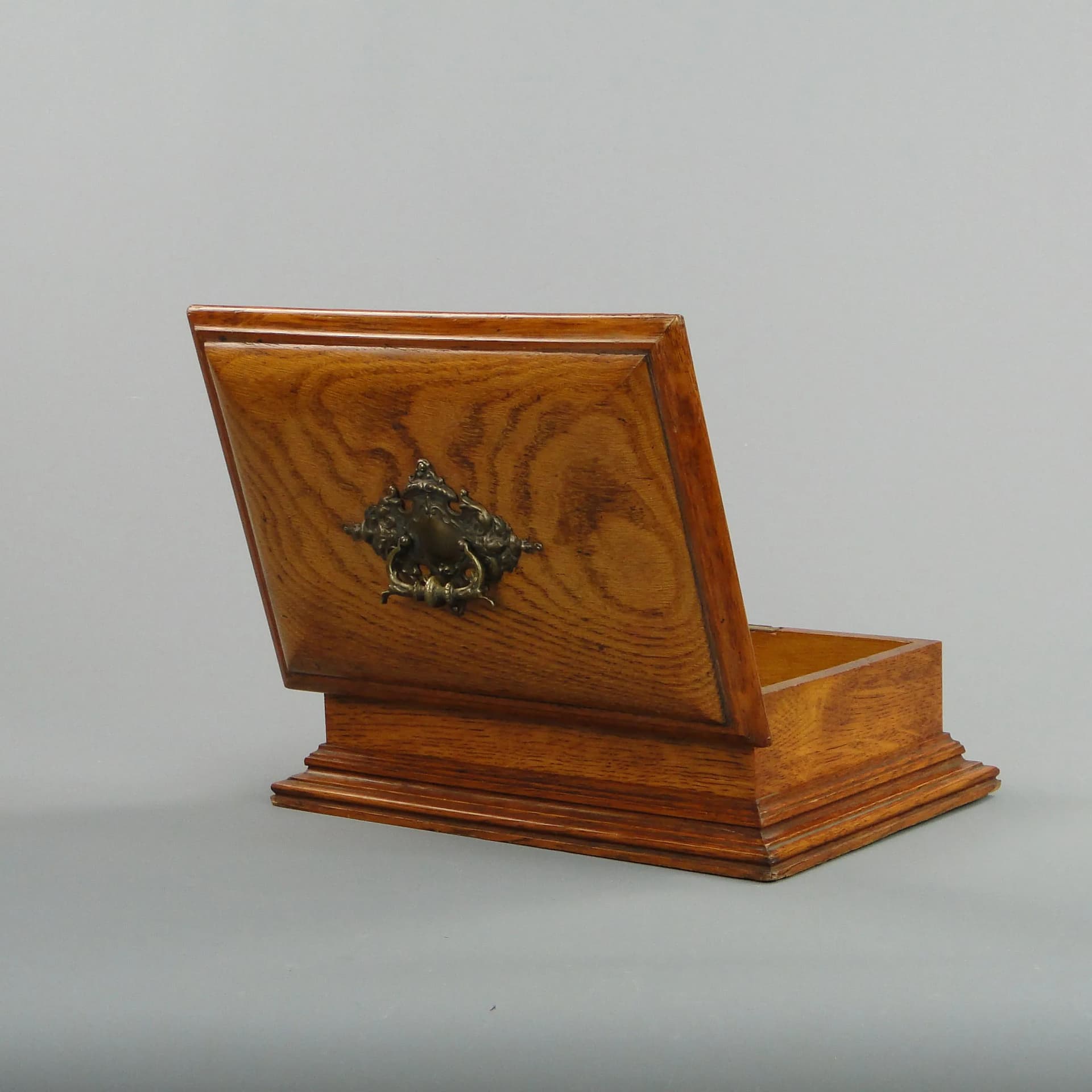 Biedermeier jewelry box, brown oak, Austria, 19th c. - 11379