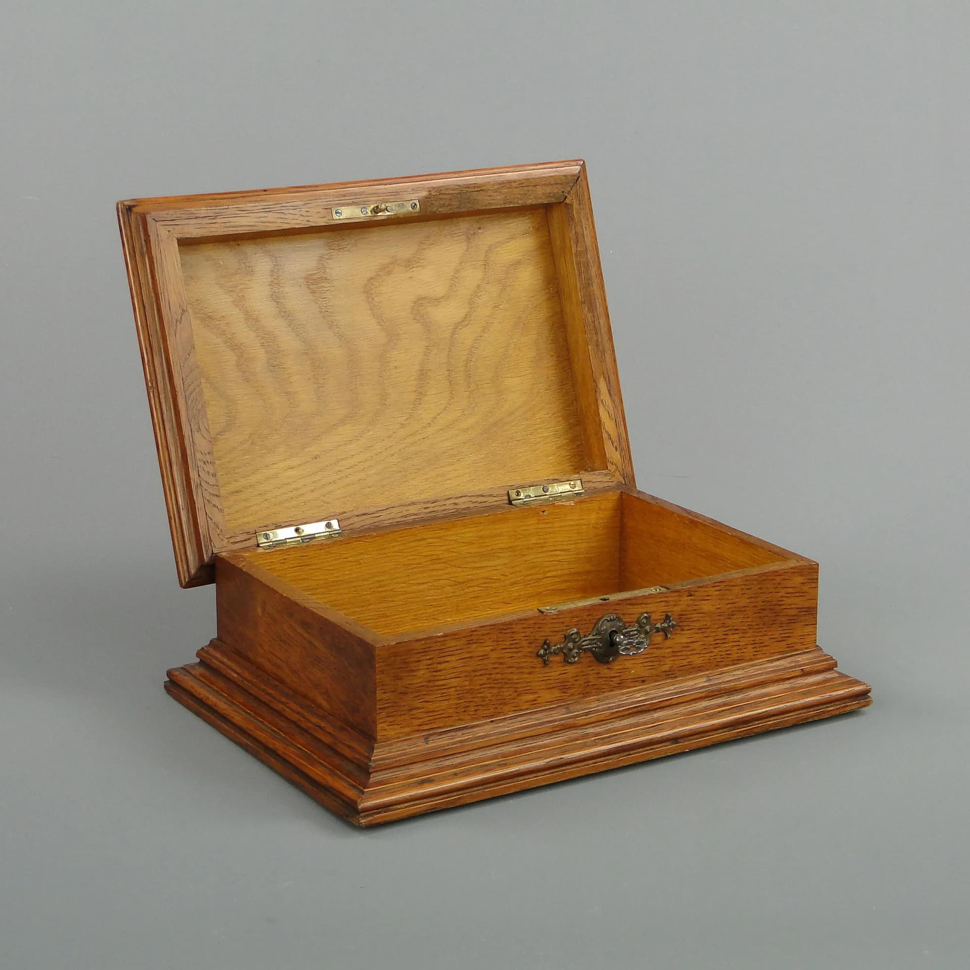 Biedermeier jewelry box, brown oak, Austria, 19th c. - 11380