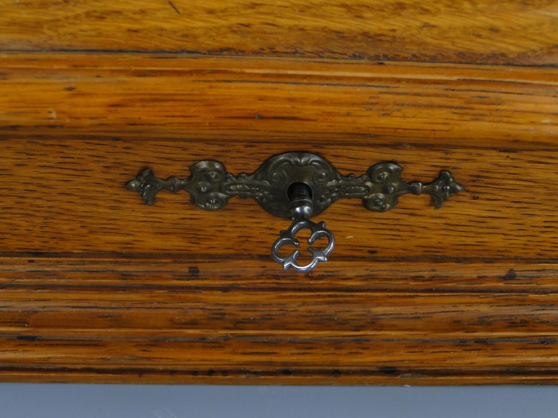 Biedermeier jewelry box, brown oak, Austria, 19th c. - 11376