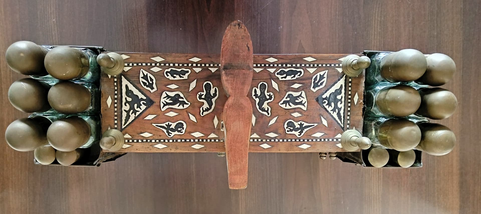 Zestaw pucybuta, brązowy, drewno mosiądz szkło, Maroko, lata 50. - 172236