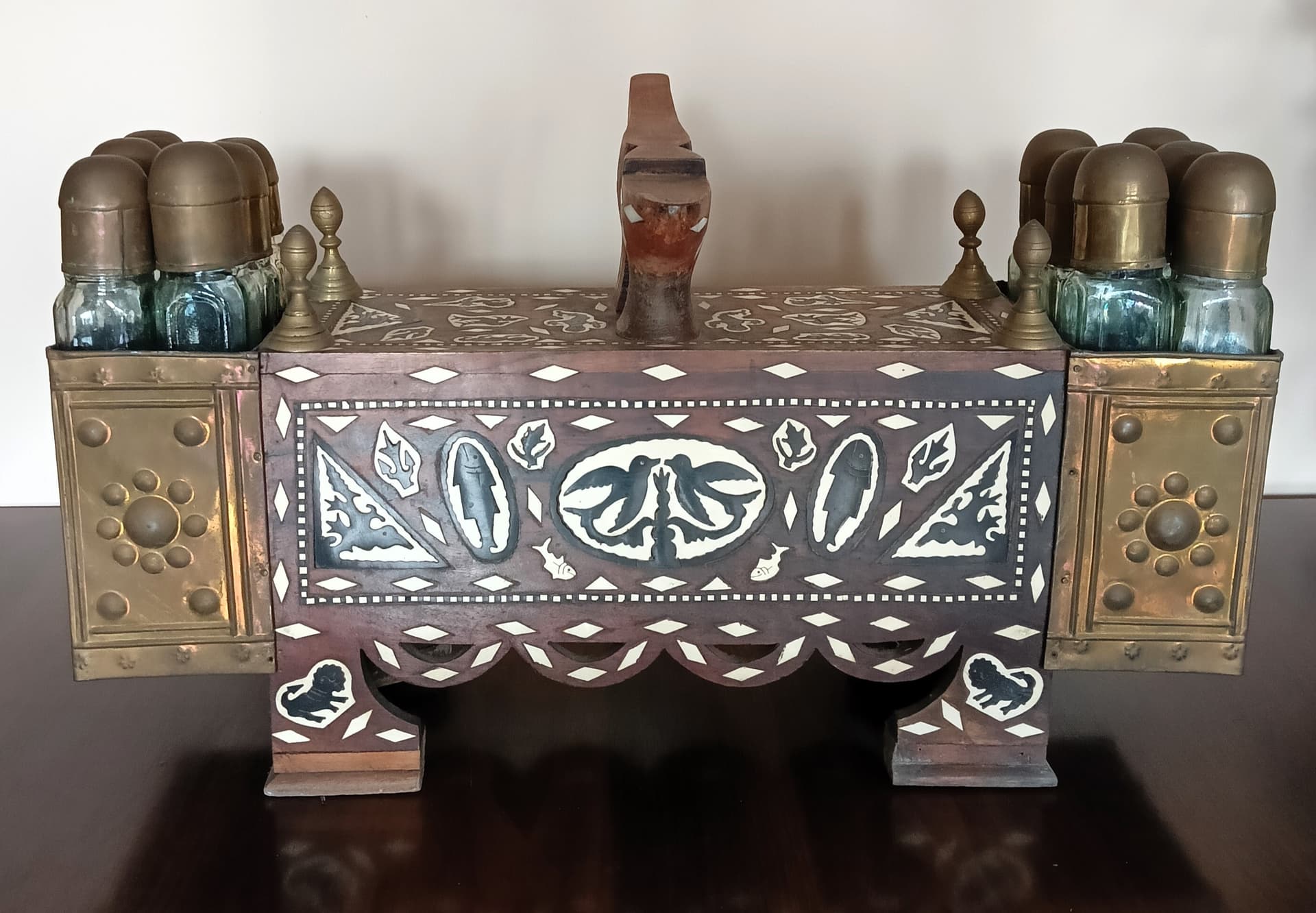 Zestaw pucybuta, brązowy, drewno mosiądz szkło, Maroko, lata 50. - 172234