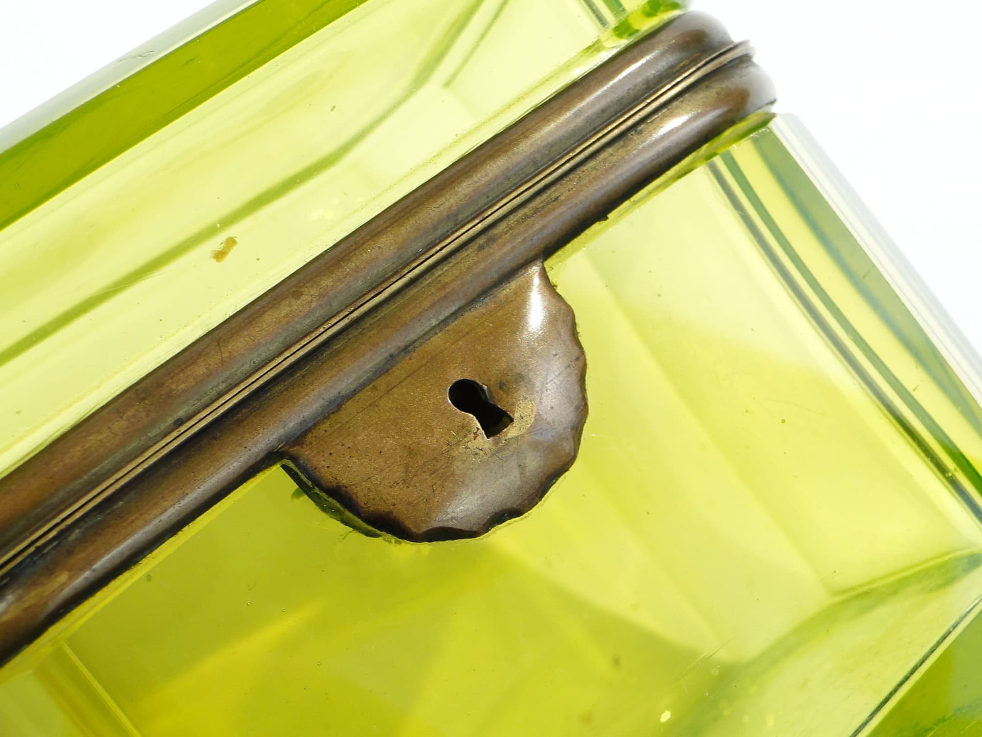 Herbatnica biedermeier, turkus szkło uranowe, Austria, XIX wiek - 172260