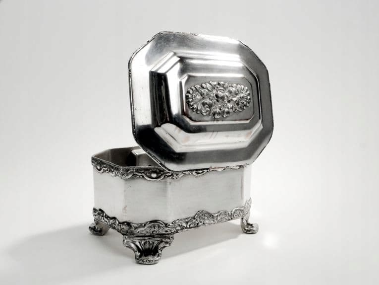 Cukiernica skrzynkowa, srebro jasne, Norblin, Polska, XIX wiek - 172376