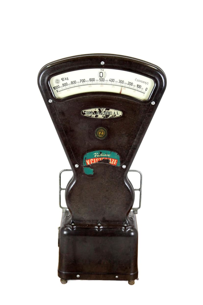 Waga sklepowa, ciemnobrązowy bakelit, Czechy, lata 40.