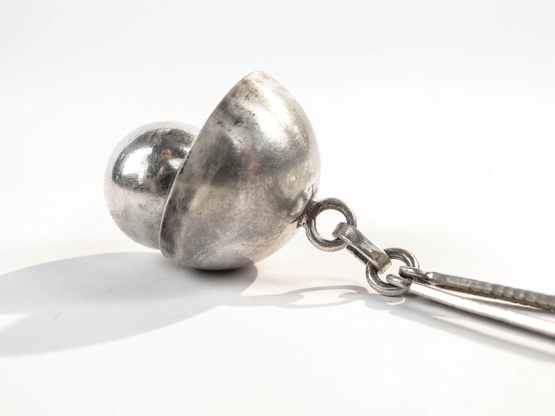 Naszyjnik dzwoneczek, srebro, Polska, lata 60. - 172500