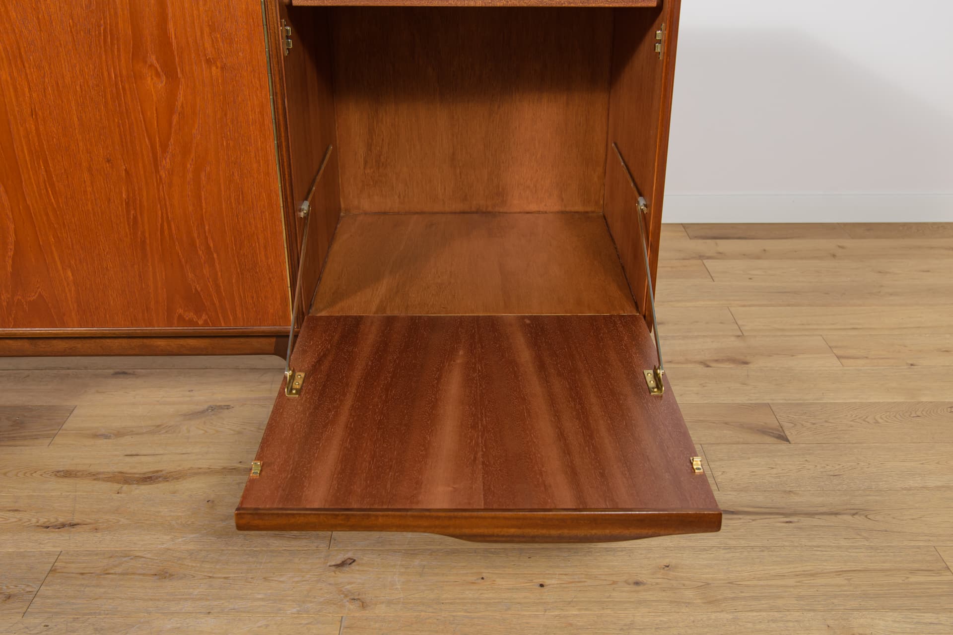 Komoda, teak brązowy jasny, proj. T. Robertson, McIntosh, Wielka Brytania, lata 60. - 172971