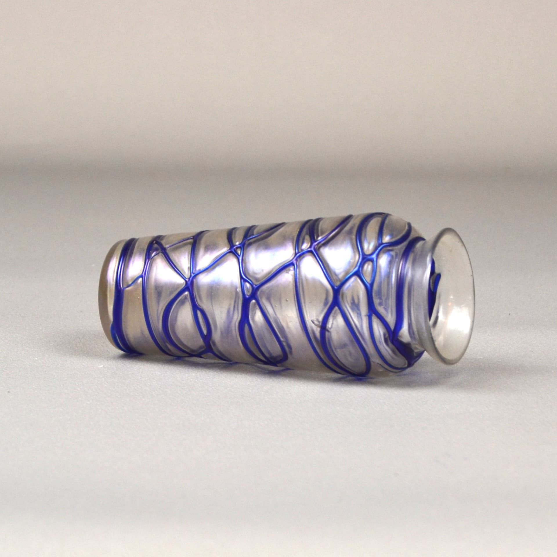 Wazon secesyjny, szkło mlecznobiałe, Pallme-Koenig, Czechy, początek XX w. - 1262