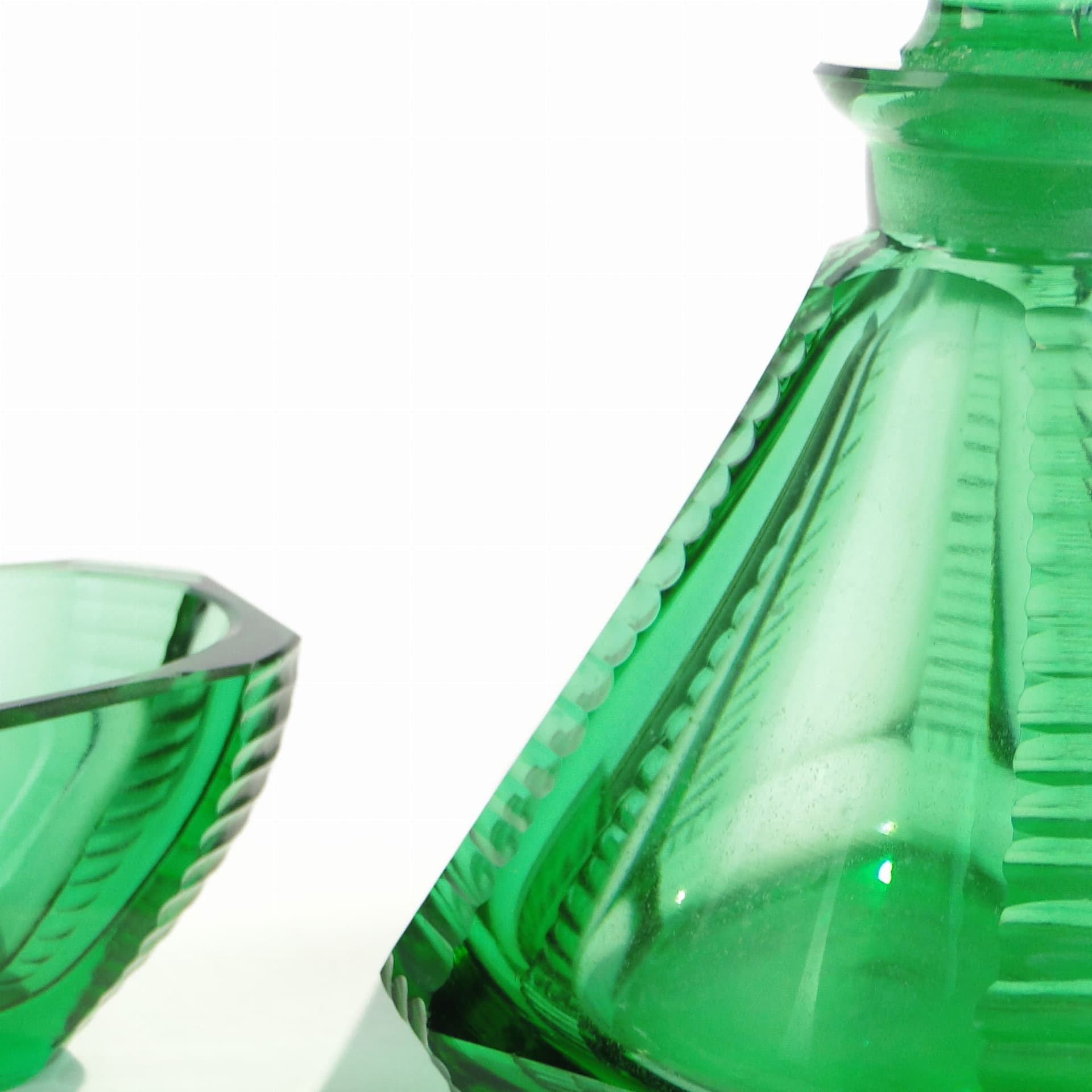 Zestaw karafka i miseczka, art déco, zielony kryształ, Moser, Czechy, początek XX w. - 173233