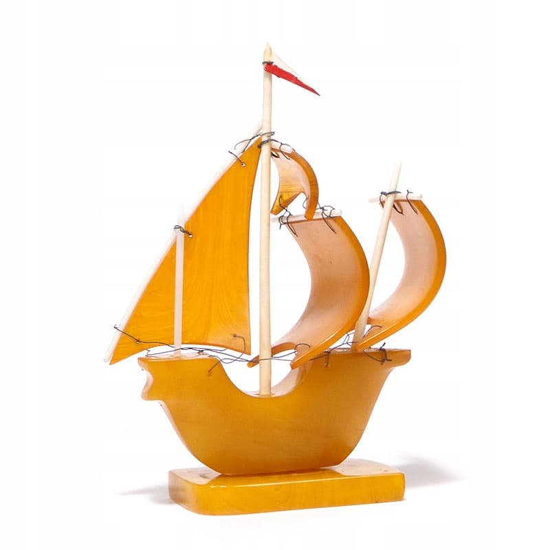 Model żaglowca, pomarańczowy bakelit, Polska, lata 50. - 173415