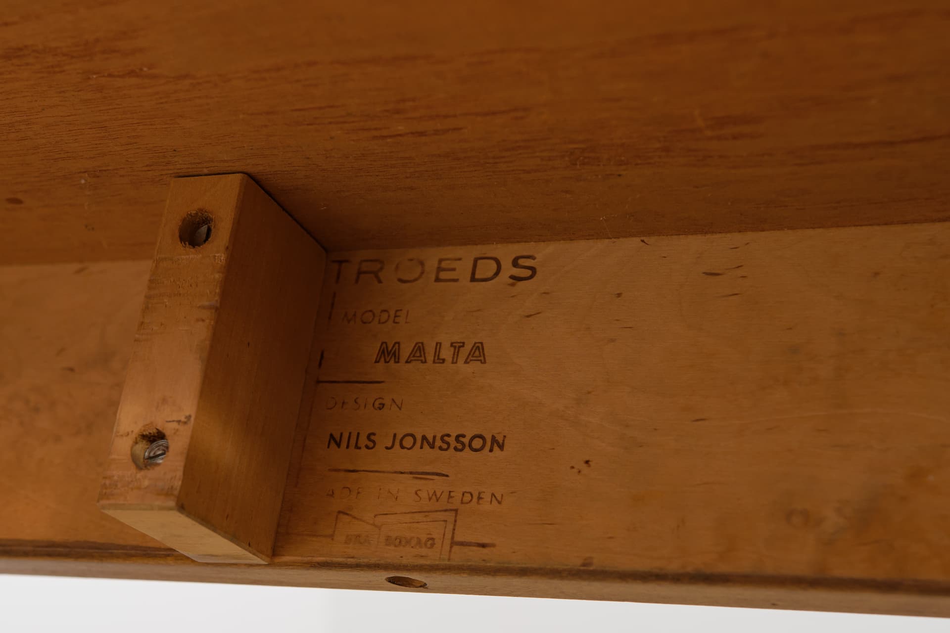 Round Extendable Table, light brown teak, by N. Jonsson, Sweden, 1960s. - 174141