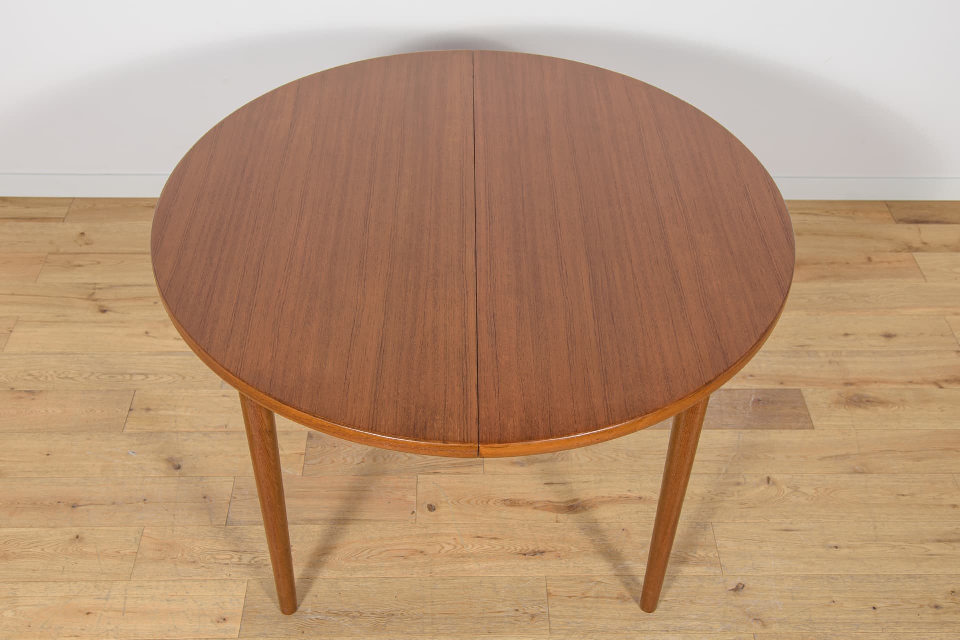 Round Extendable Table, light brown teak, by N. Jonsson, Sweden, 1960s. - 174130