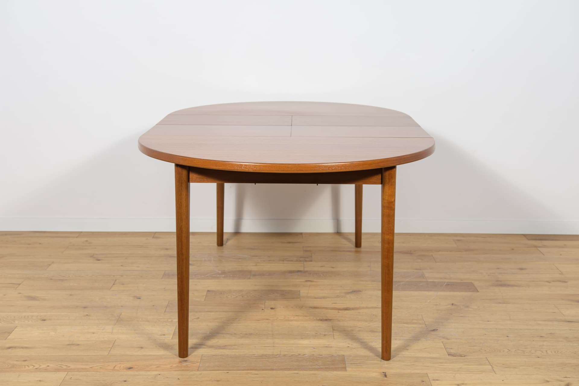 Round Extendable Table, light brown teak, by N. Jonsson, Sweden, 1960s. - 174138