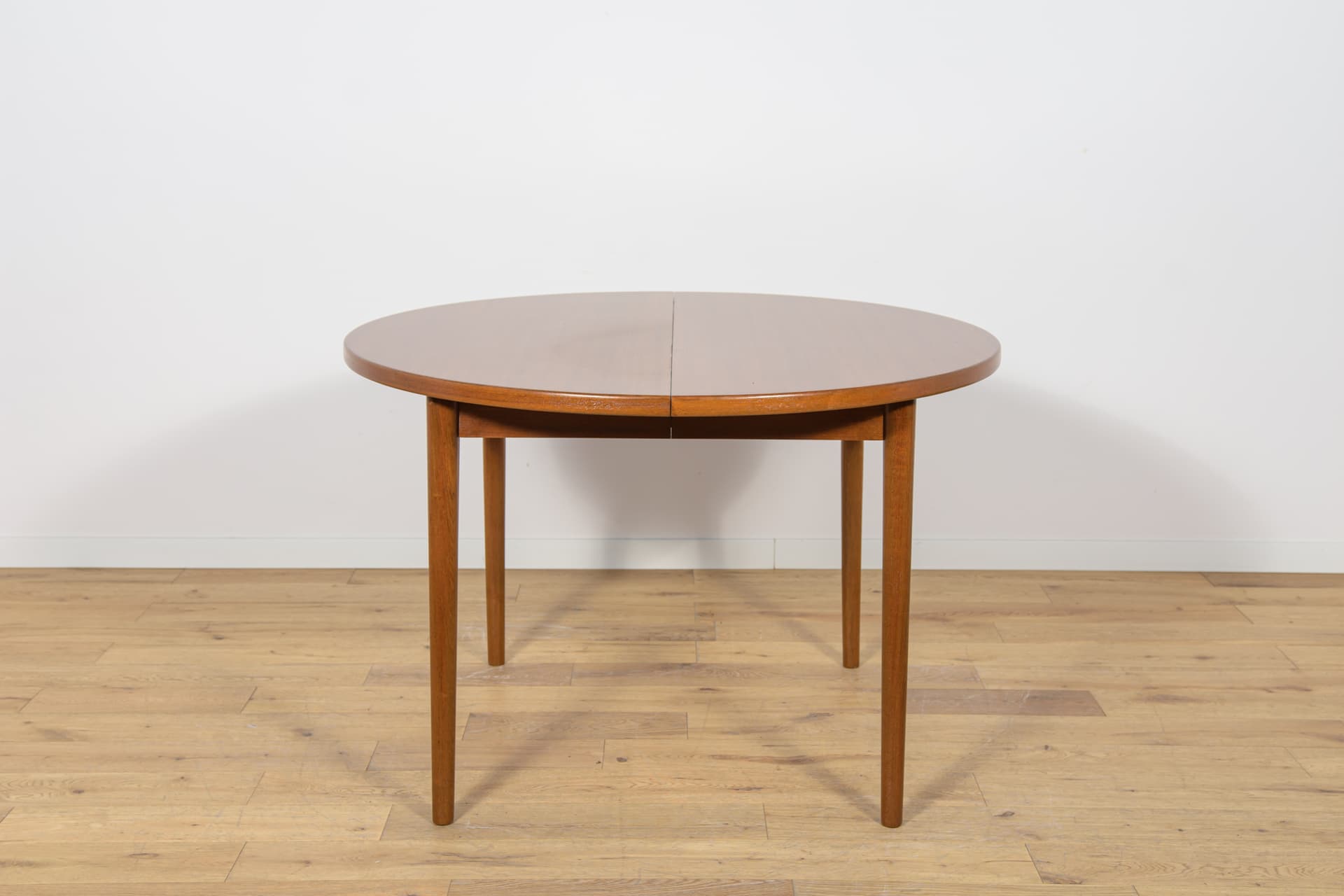 Round Extendable Table, light brown teak, by N. Jonsson, Sweden, 1960s. - 174129