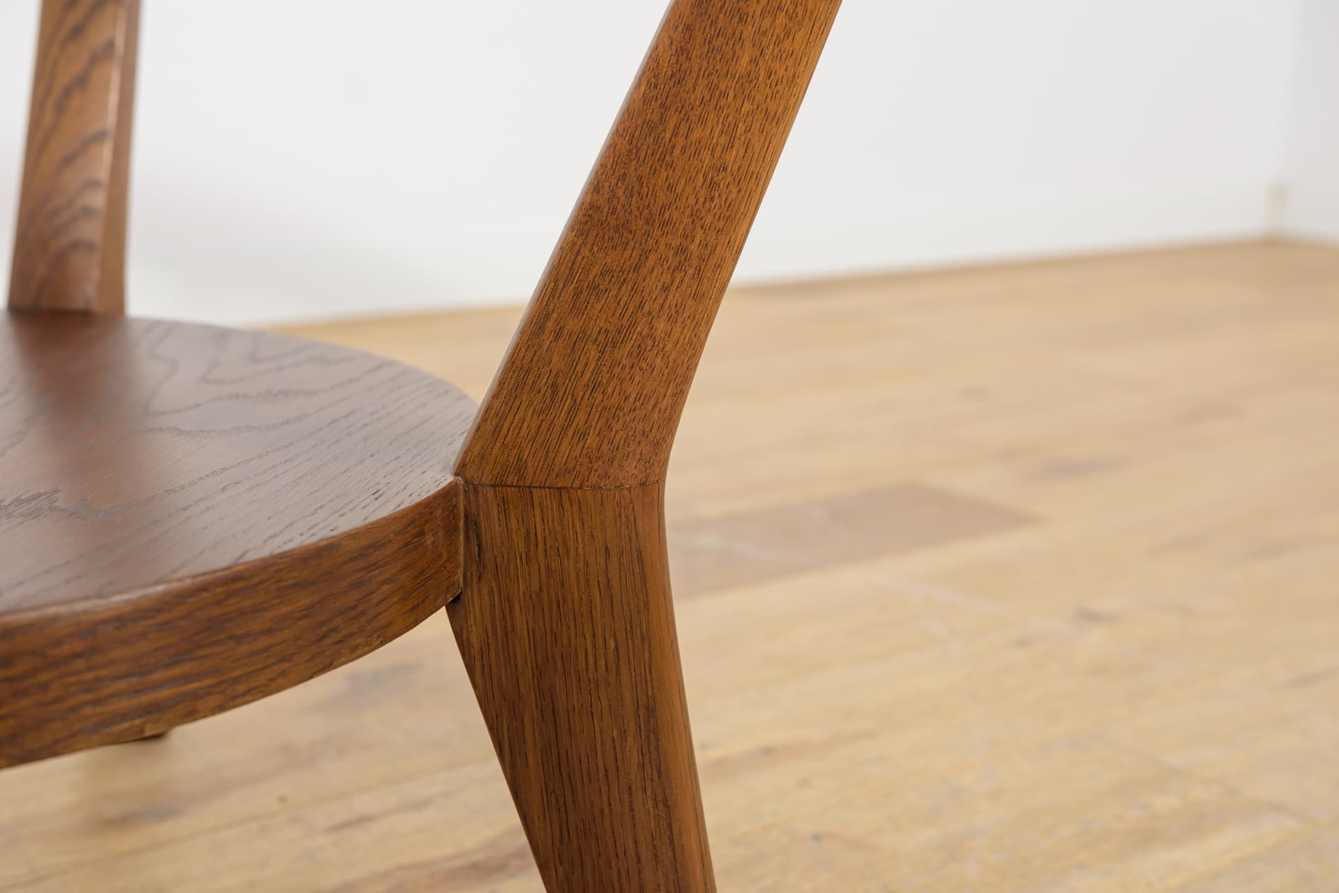 Stolik kawowy okrągły, dąb ciemny, szkło, proj. K. Koželka i A. Kropáček, Interier Praha, Czechosłowacja, lata 40. - 174202