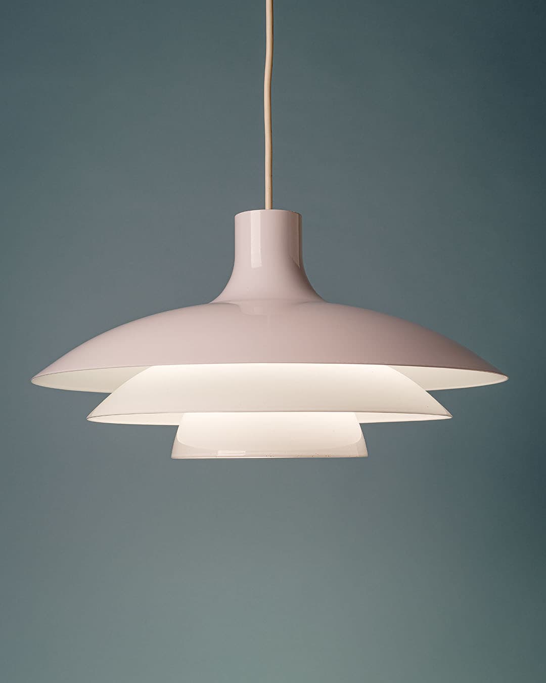 Lampa talerzowa, biała, metal, Dania, lata 60. - 174644