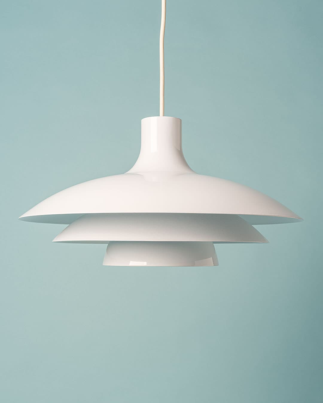 Lampa talerzowa, biała, metal, Dania, lata 60. - 174645