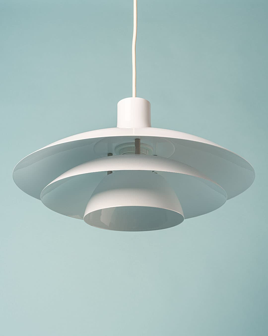 Lampa talerzowa, biała, metal, Dania, lata 60. - 174648