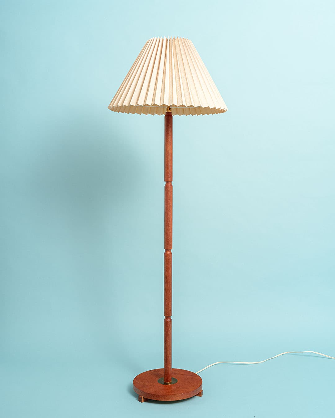 Lampa podłogowa, teak brązowy, tkanina kremowa, Dania, lata 70. - 174703