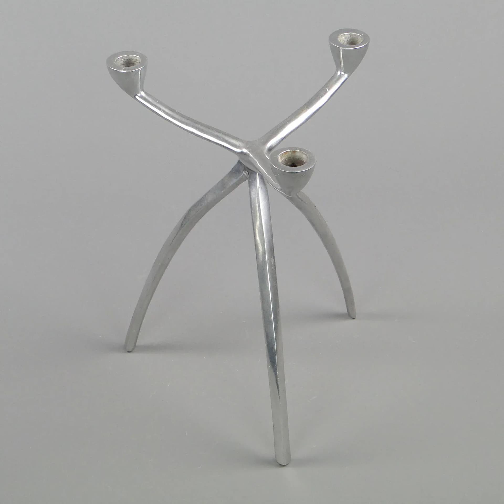 Świecznik Alu, aluminium srebrny, proj. M. Hilton, Wielka Brytania, lata 80. - 11769