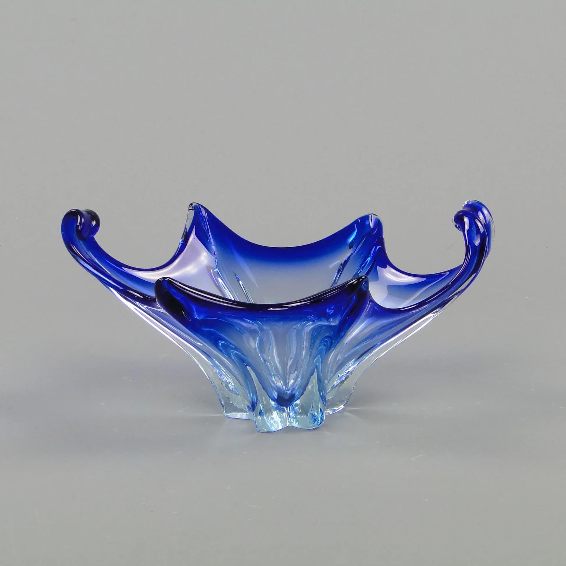 Centerpiece Bowl, Mandruzatto, blue, crystal, by F. Poli, Italy, 1950s. - 11720