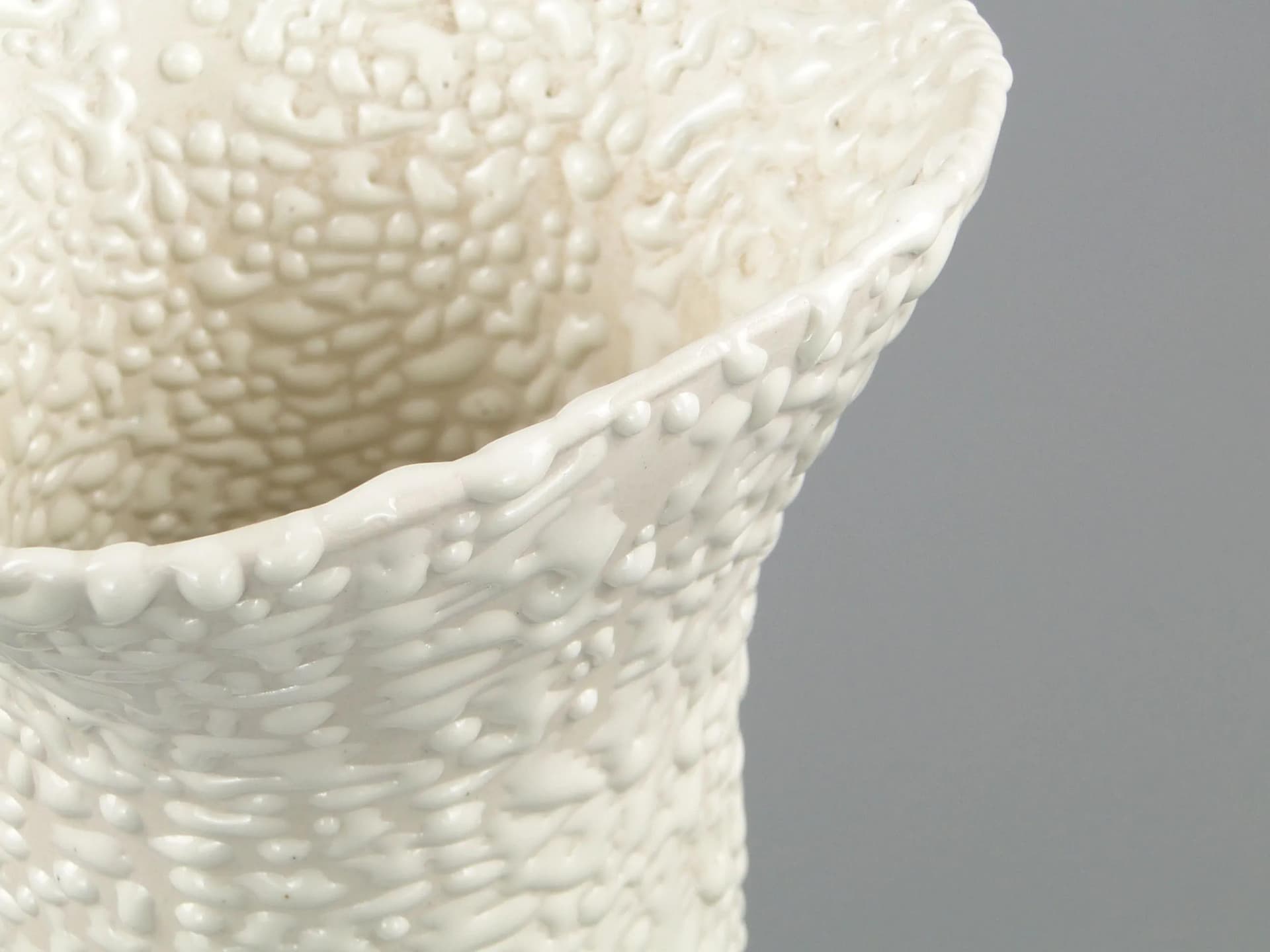 Vase New Look, ivory white stoneware, by W. Gołajewska, Poland, 1960s - 11804