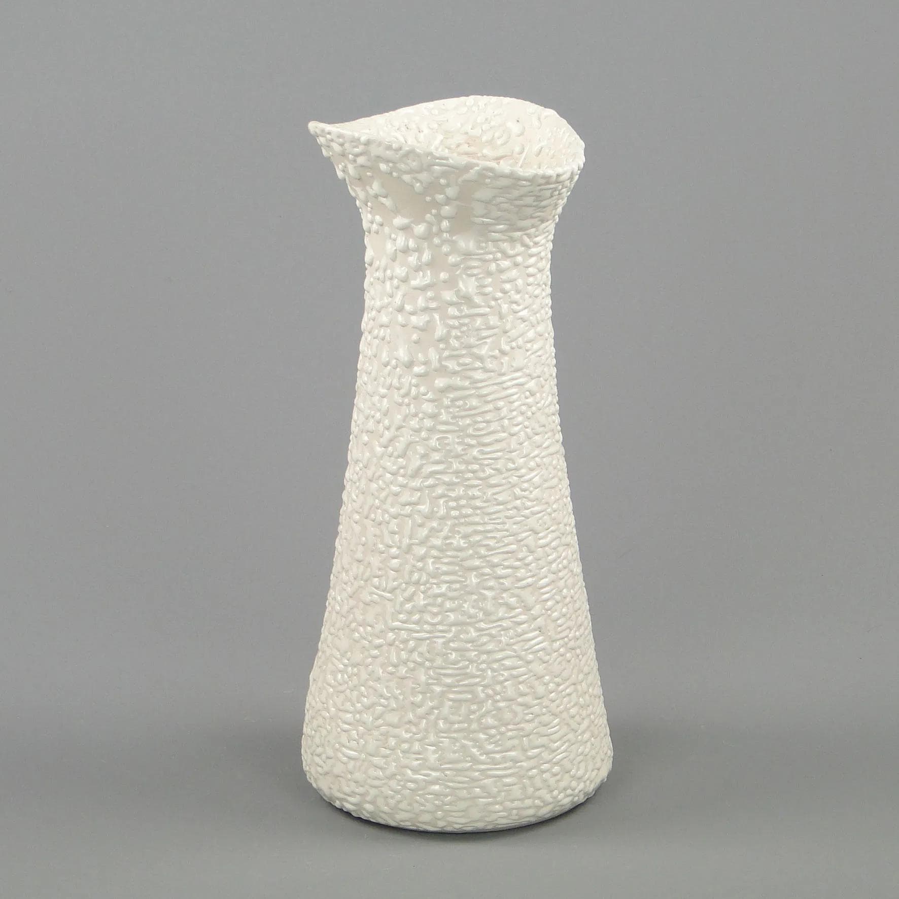 Vase New Look, ivory white stoneware, by W. Gołajewska, Poland, 1960s - 11799