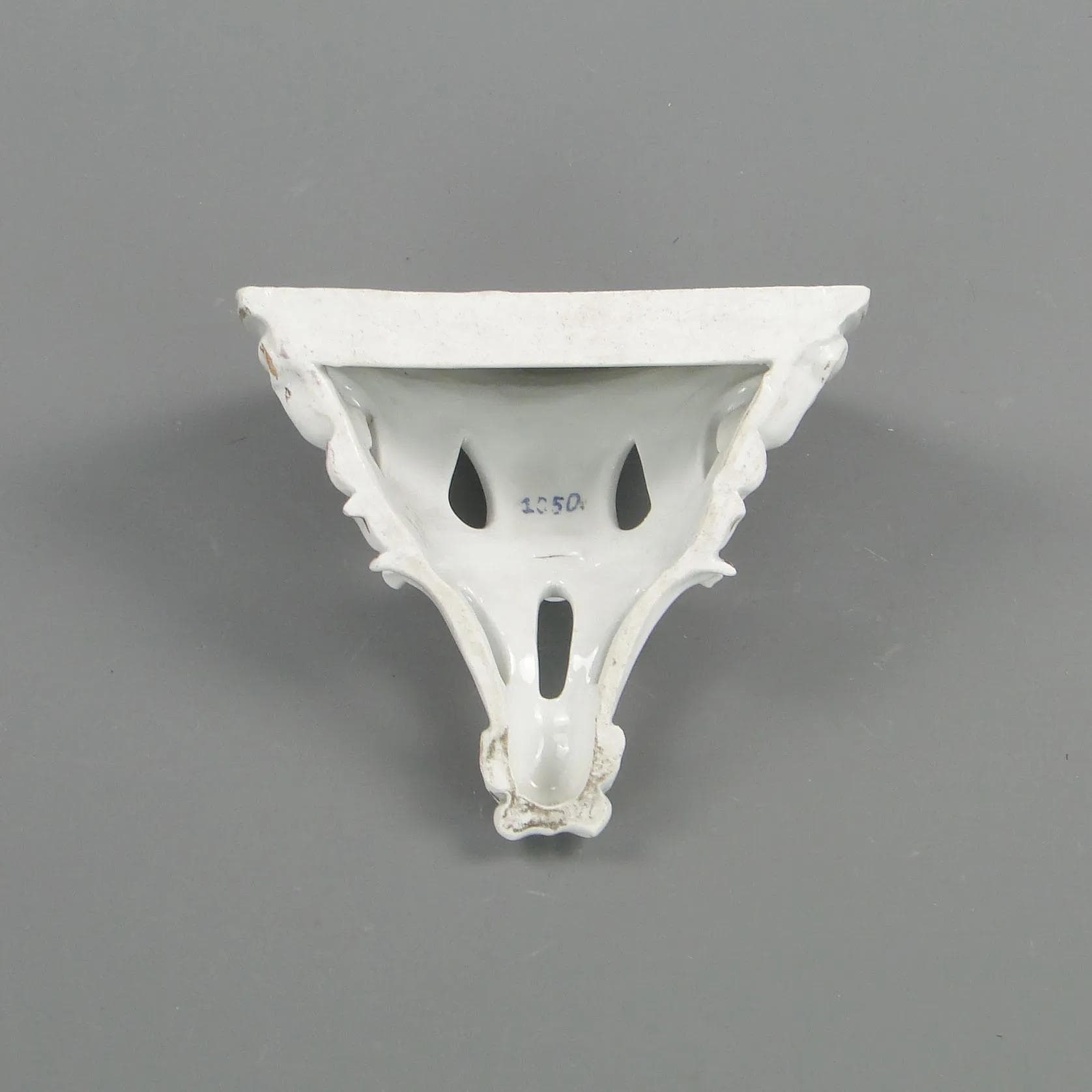 Konsola ścienna, rococo, porcelana ivory white, Austria, XIX w. - 11893