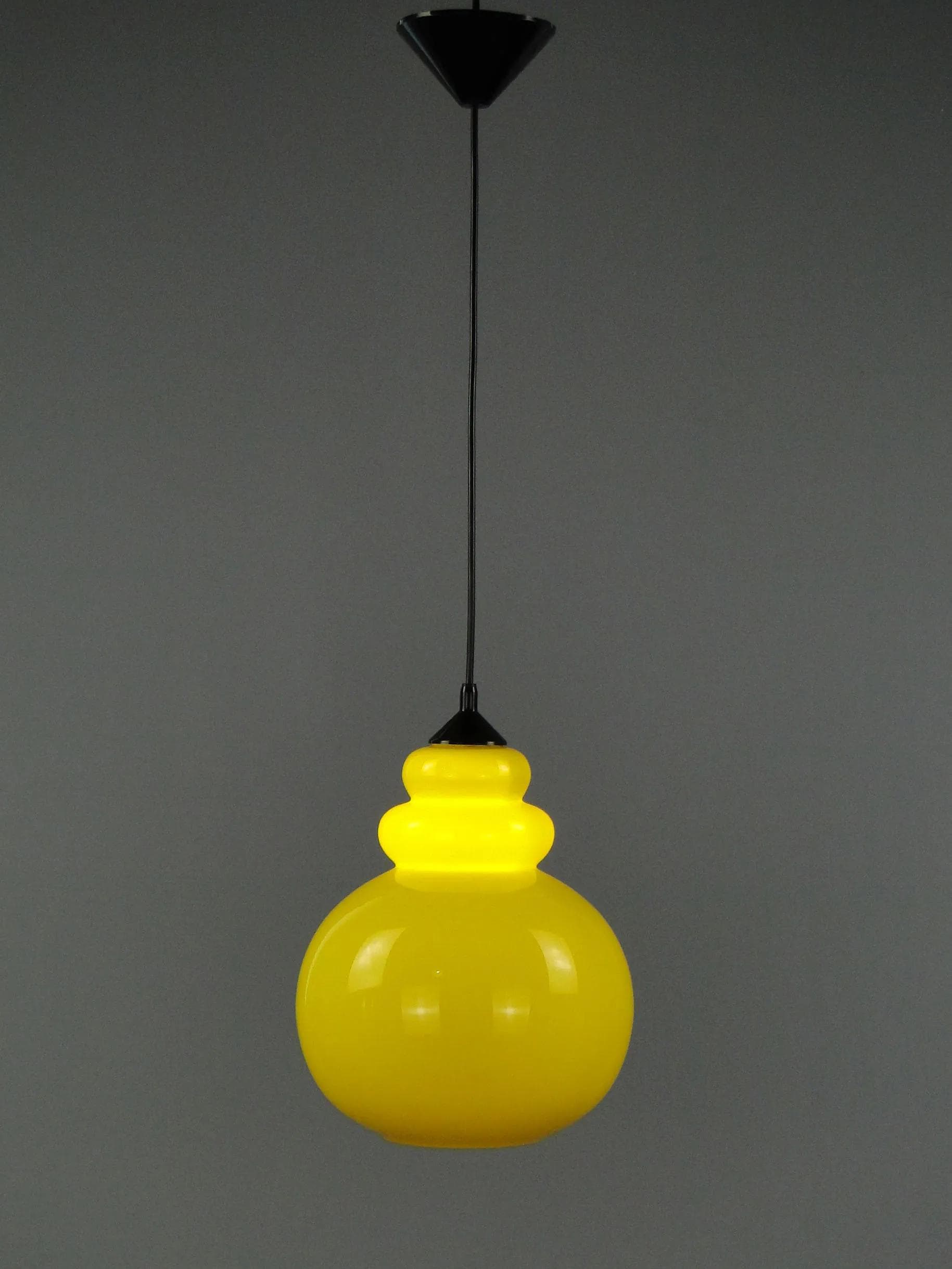 Lampa wisząca Pop Art, szkło żółty, Polam, Polska, lata 60. - 11879