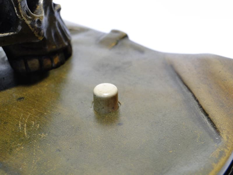 Przycisk do dzwonka z czaszką brąz wiedeński XIX w - 175937