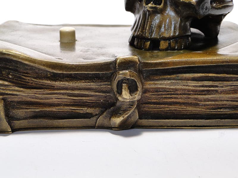 Przycisk do dzwonka z czaszką brąz wiedeński XIX w - 175932