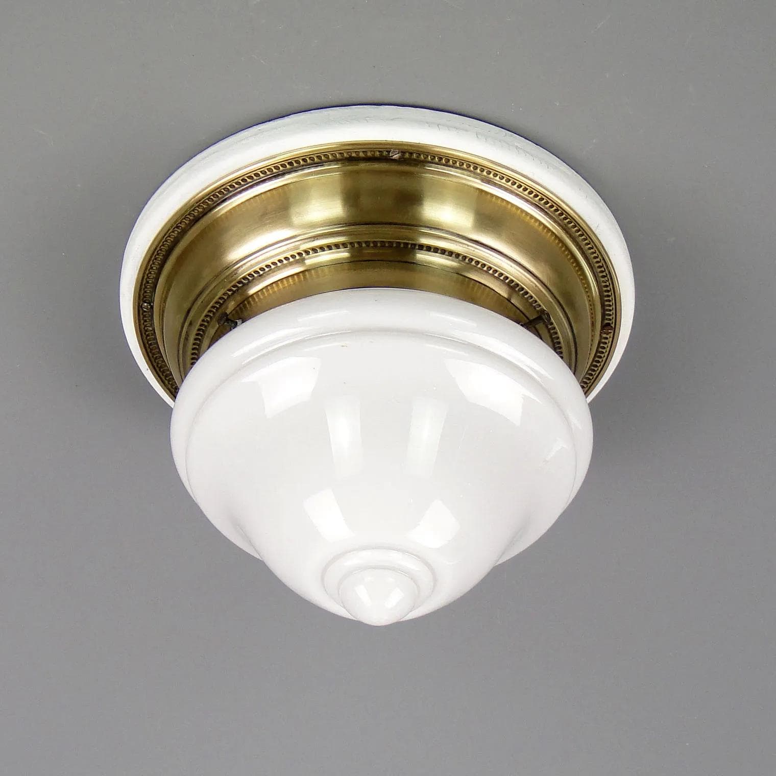 Lampa sufitowa, biała, mosiądz, drewno, szkło, Polska, lata 20. - 11955