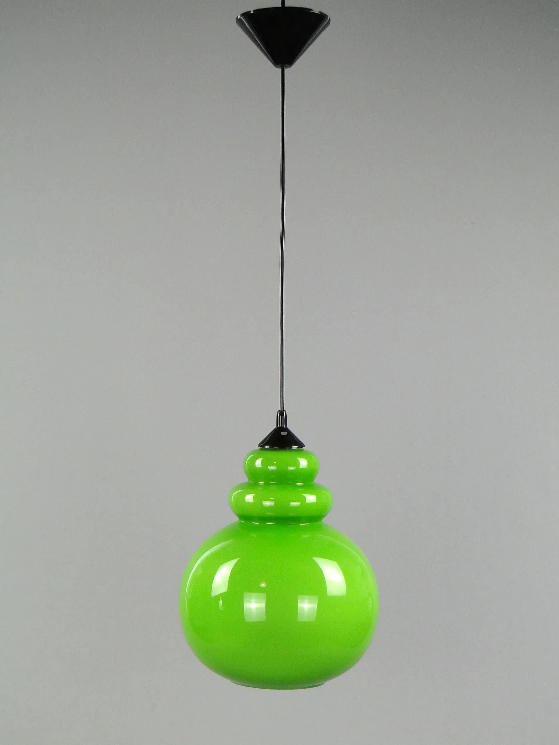 Lampa wisząca Pop Art, szkło zielony, Wieliczka, Polska, lata 60. - 12065