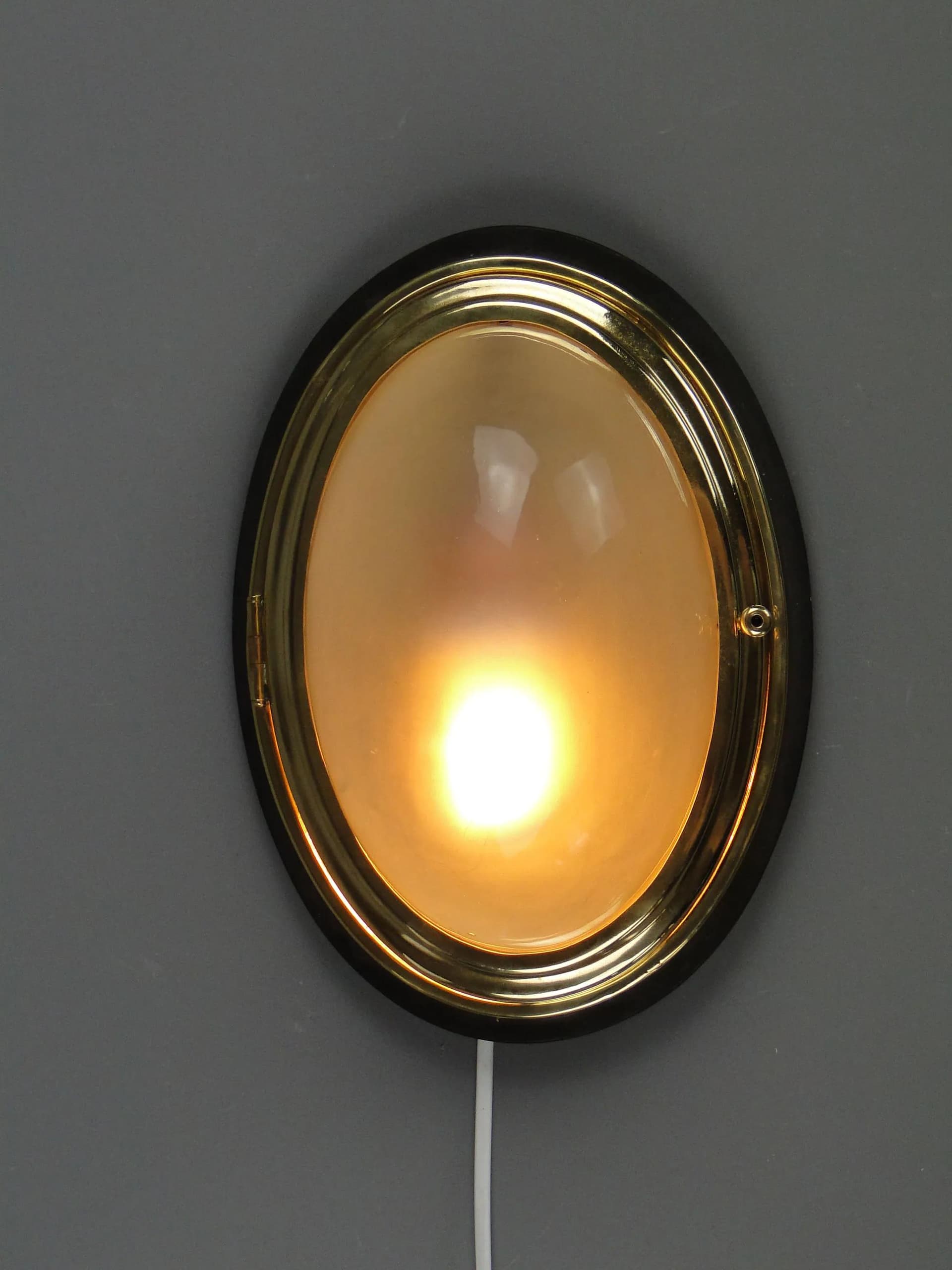 Plafon eliptyczny, mosiądz polerowany, szkło mrożone, drewno czarny, Polska, lata 20. - 12128