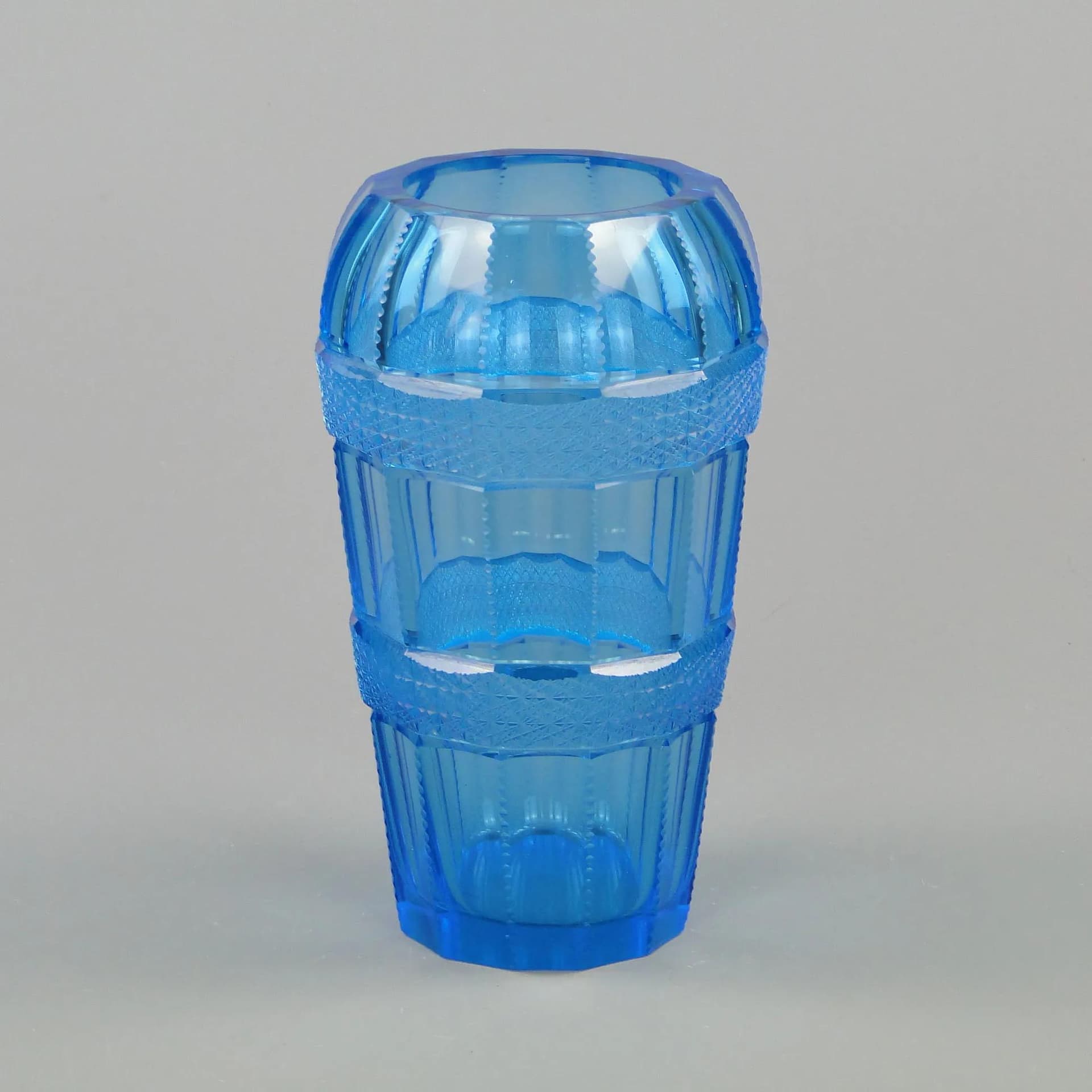 Wazon Art Deco, kryształ błękitny, Czechy, lata 20. - 12102