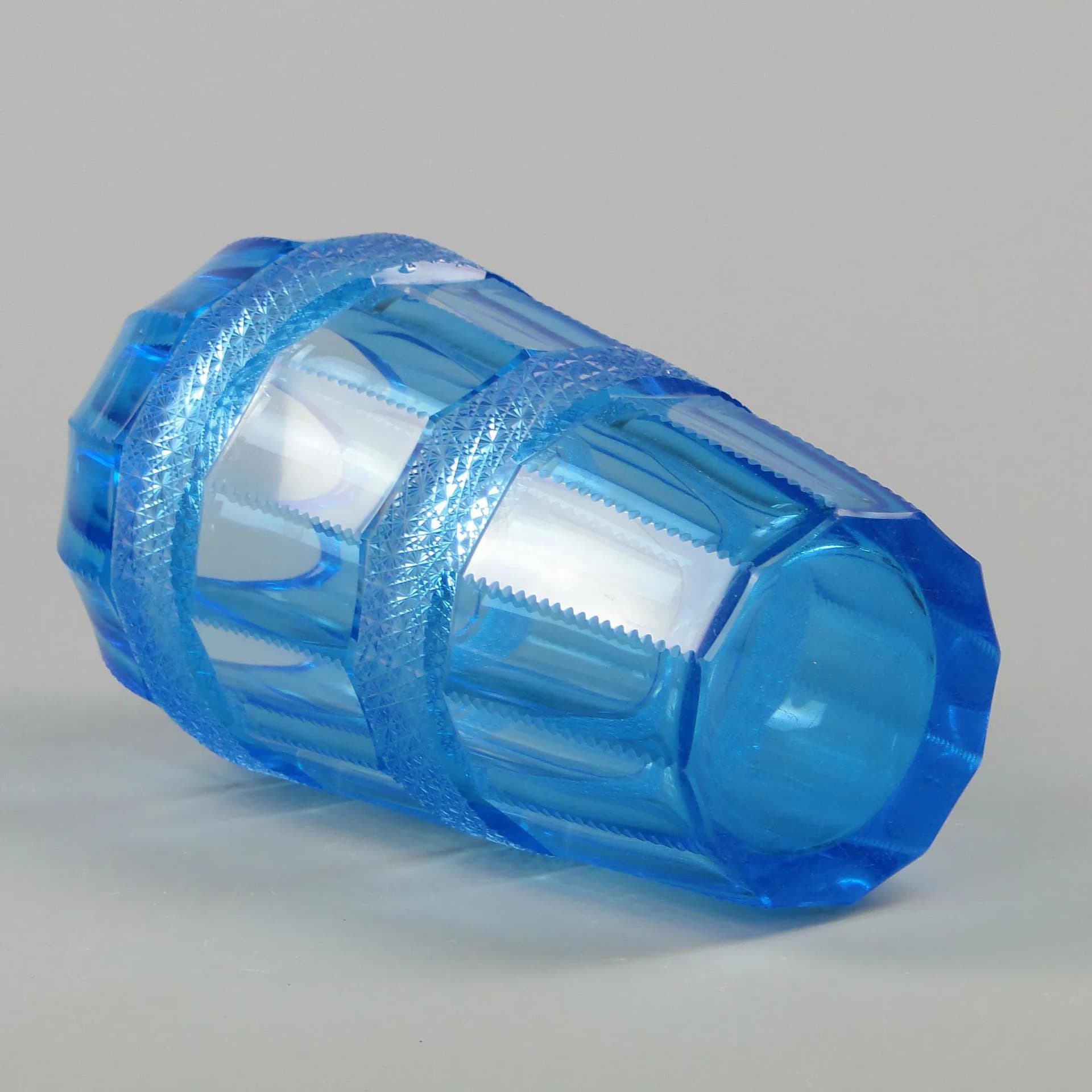 Wazon Art Deco, kryształ błękitny, Czechy, lata 20. - 12109