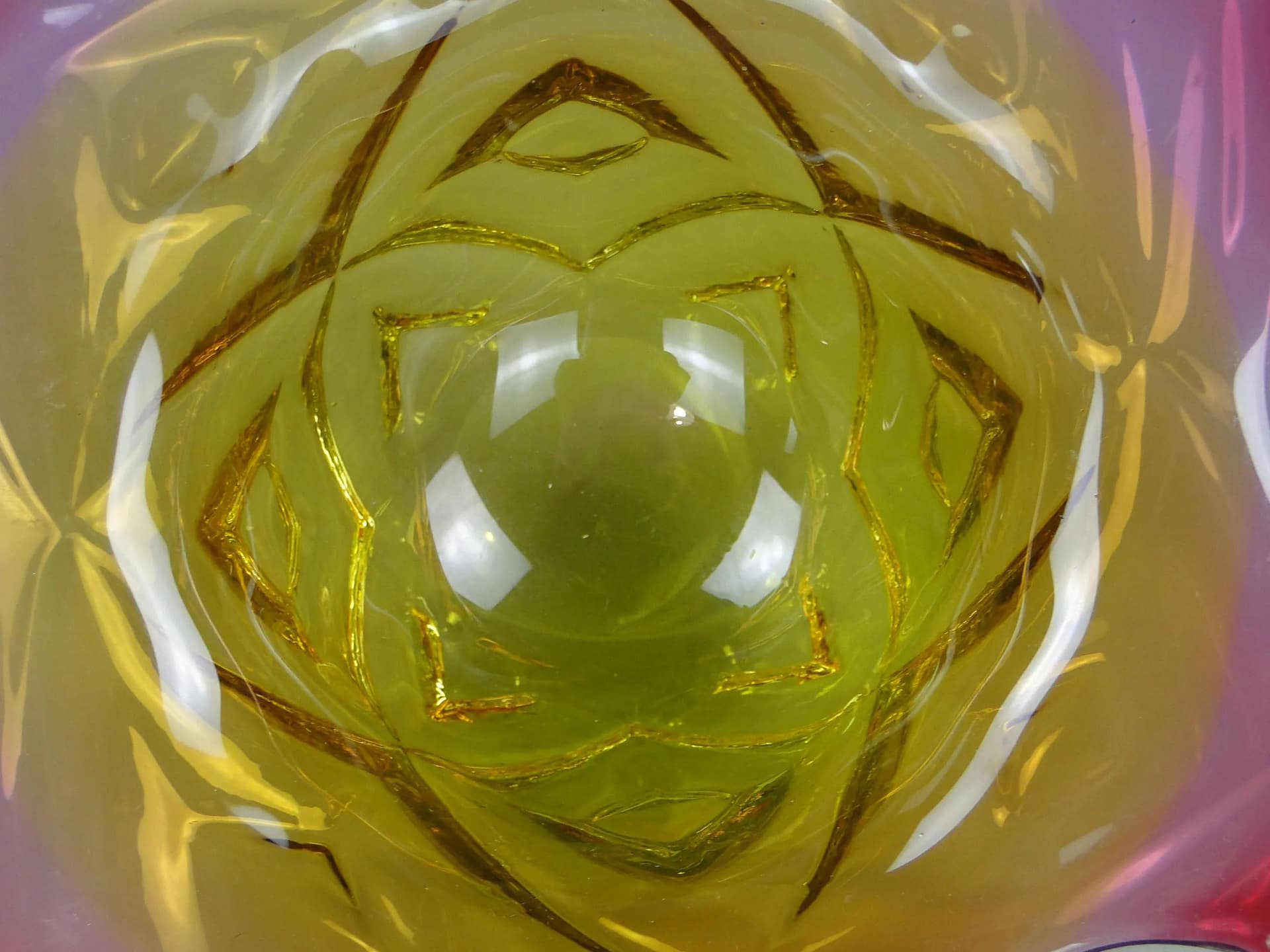 Misa Ananas, szkło kryształowe multikolor, proj. F. Koudelka, Czechosłowacja, lata 80. - 12275