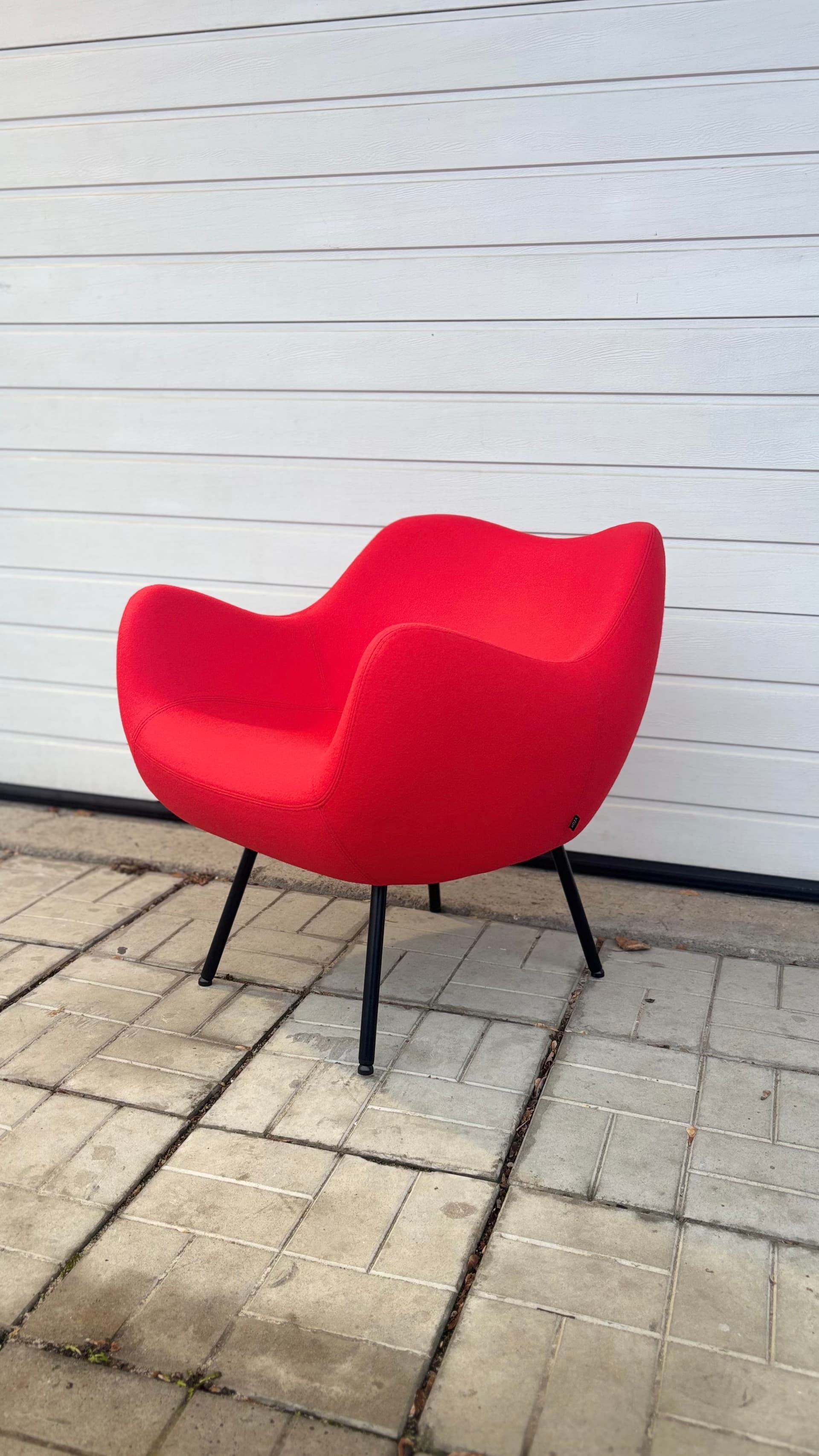 Armchair RM58 Soft Synergy Red (LDS80), black legs - 2963