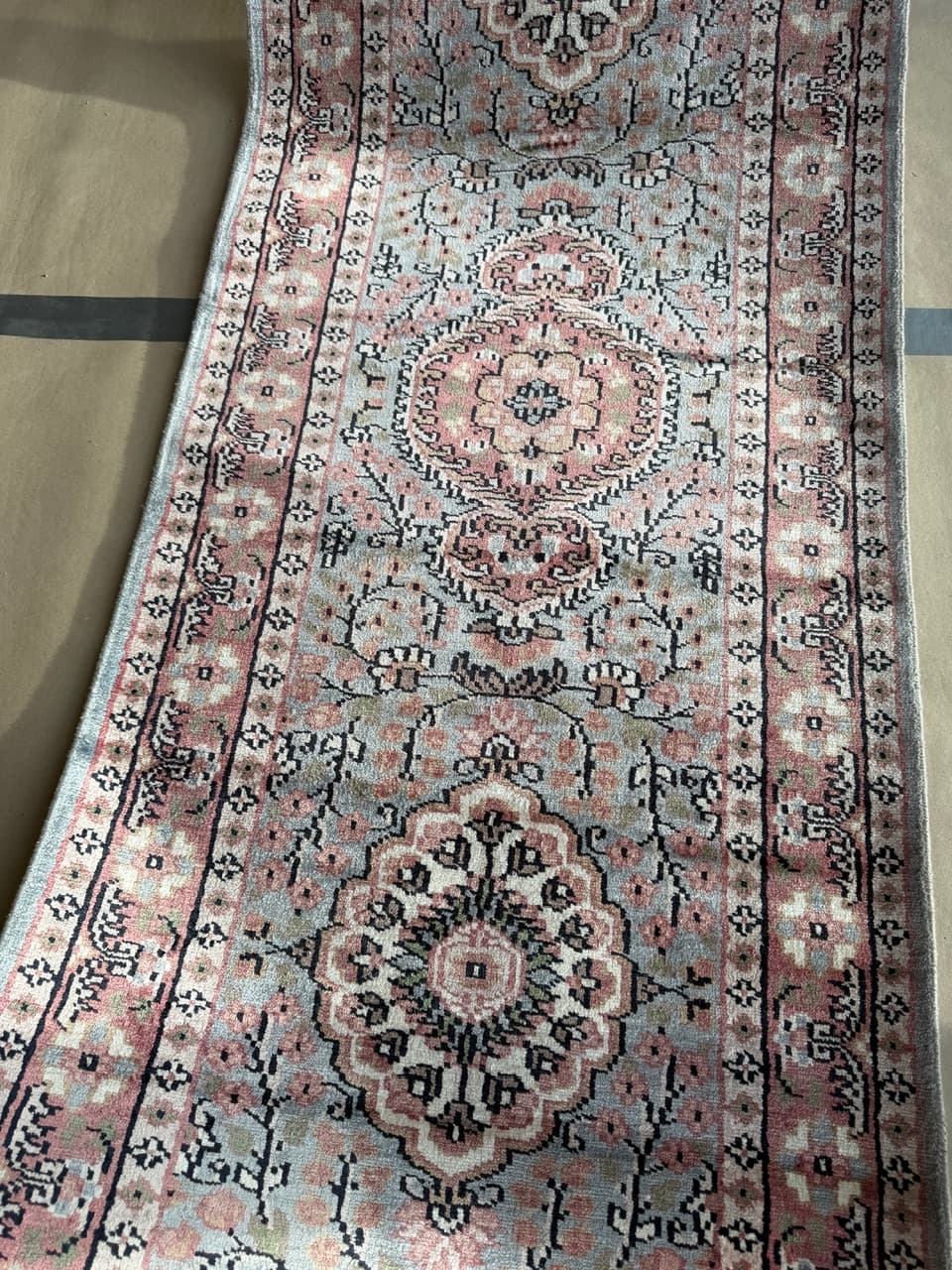 Runner Ghoum, 315x61 cm, silver silk, Pakistan - 177836