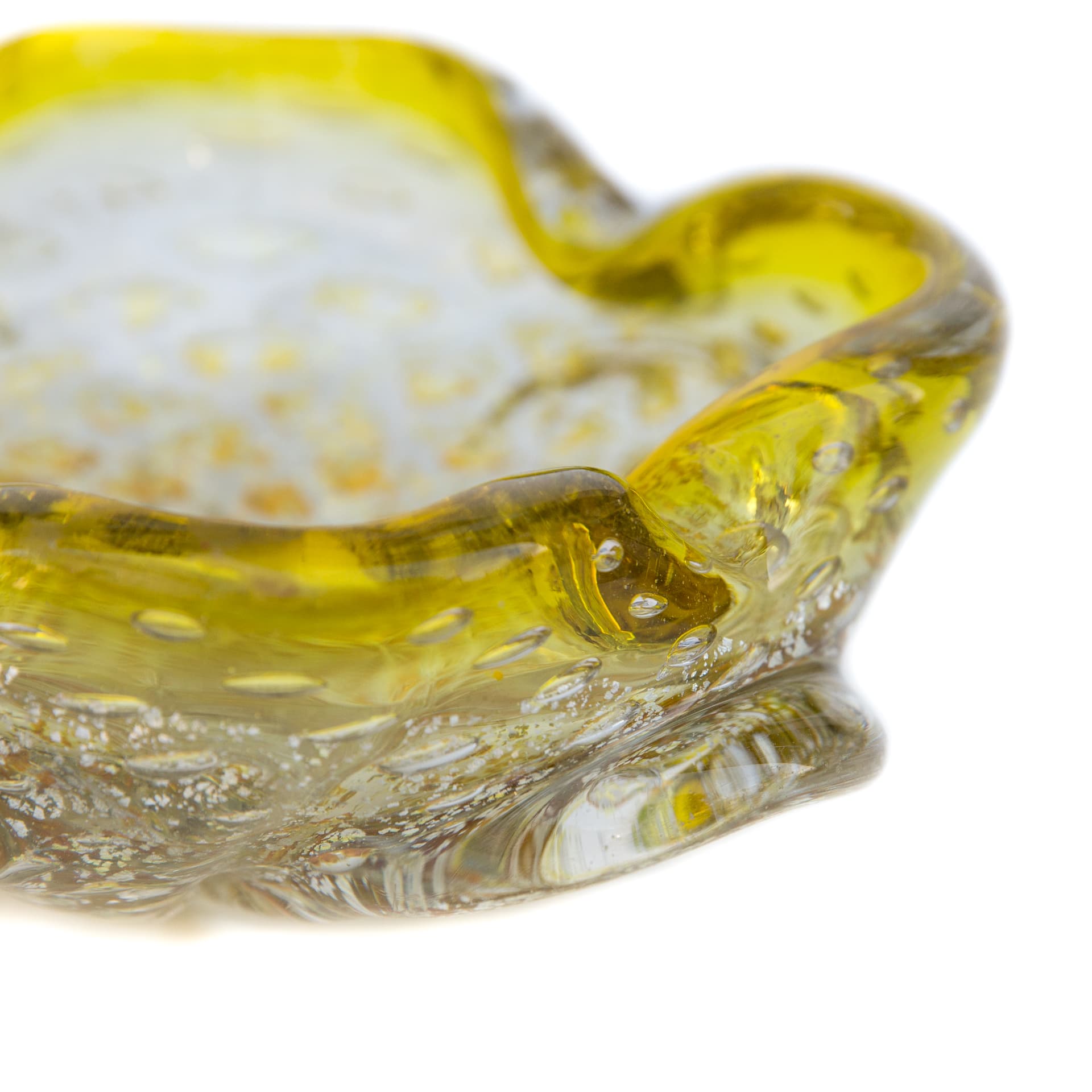 Szkło dekoracyjne z zatopionymi płatkami złota - 178646