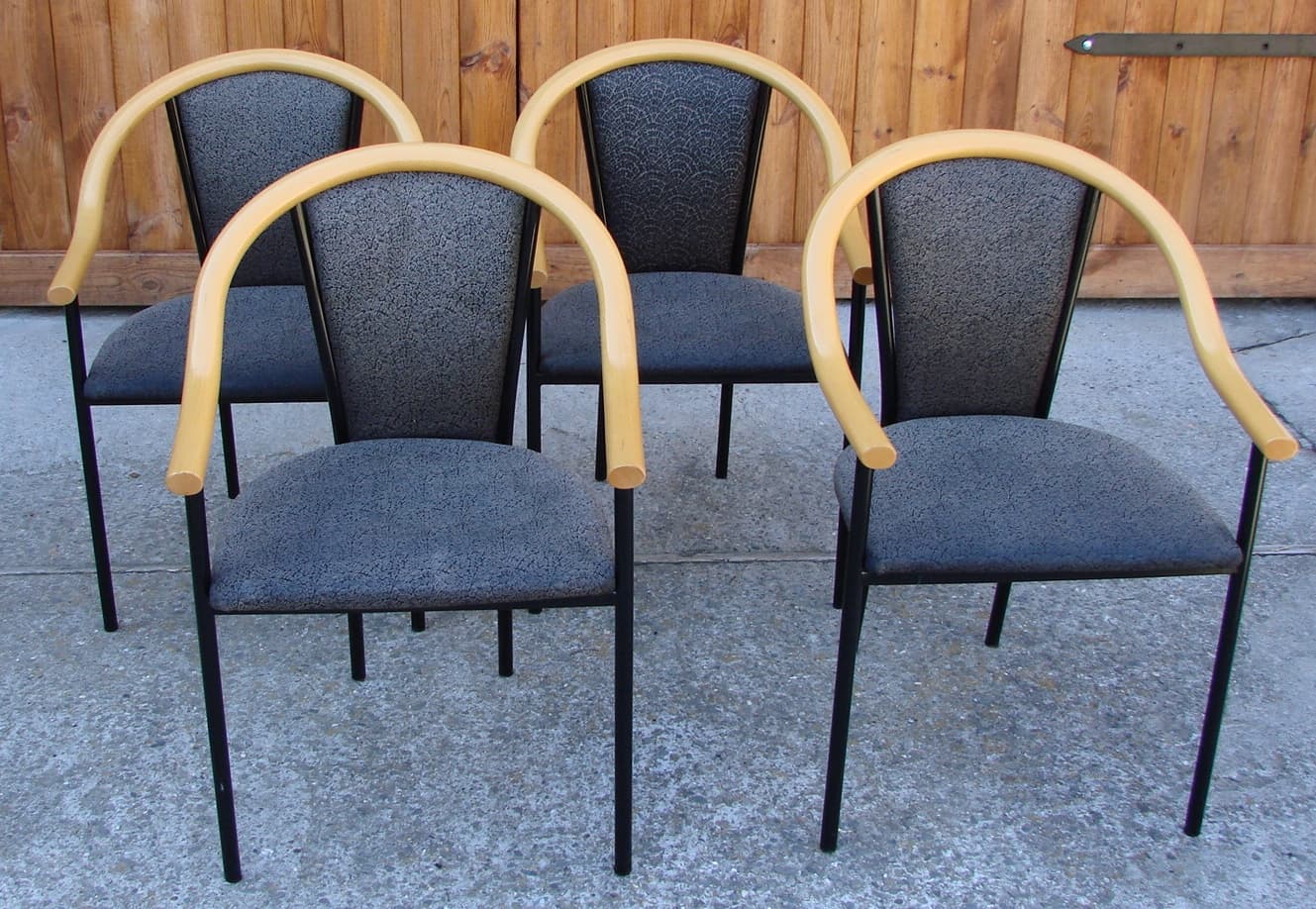 Komplet czterech krzeseł, ciemnoszary, tkanina, buk, metal czarny, lata 70. - 178700