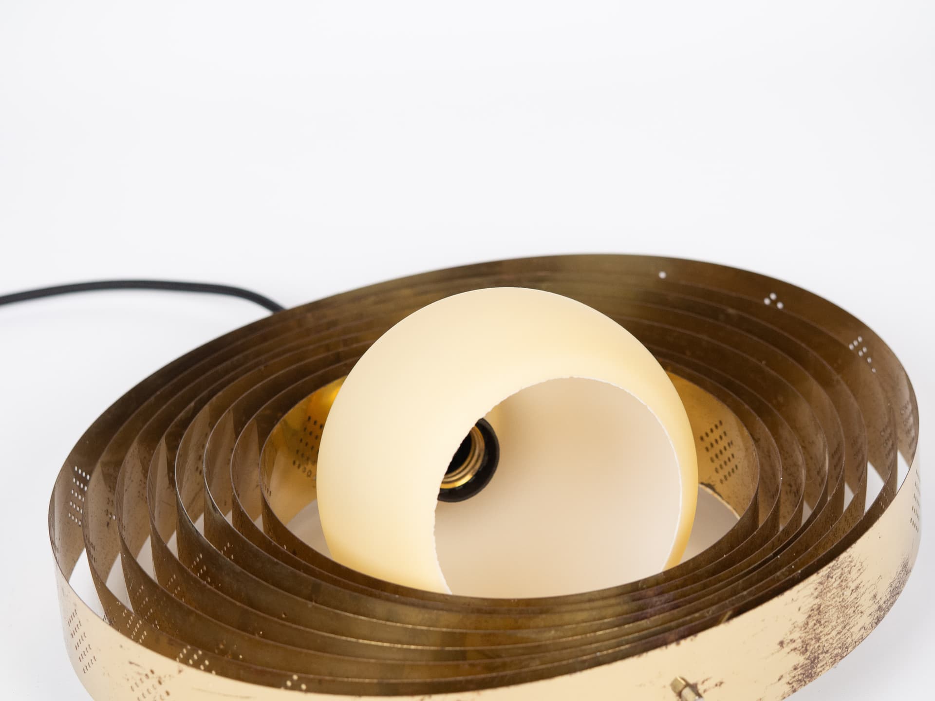 Lampa wisząca Moon, metal złoty biały, proj. V. Panton, Louis Poulsen, Dania, lata 60. - 178905