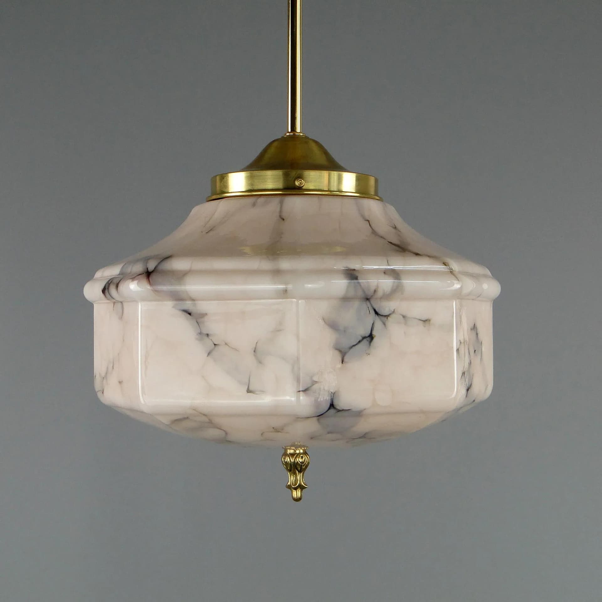 Lampa wisząca art déco, szkło beżowe, mosiądz, Polska, lata 20. - 12534