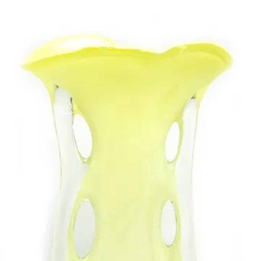 Wazon płetwa rekina, Mid-century modern, szkło żółte, Polska, lata 70. - 180089