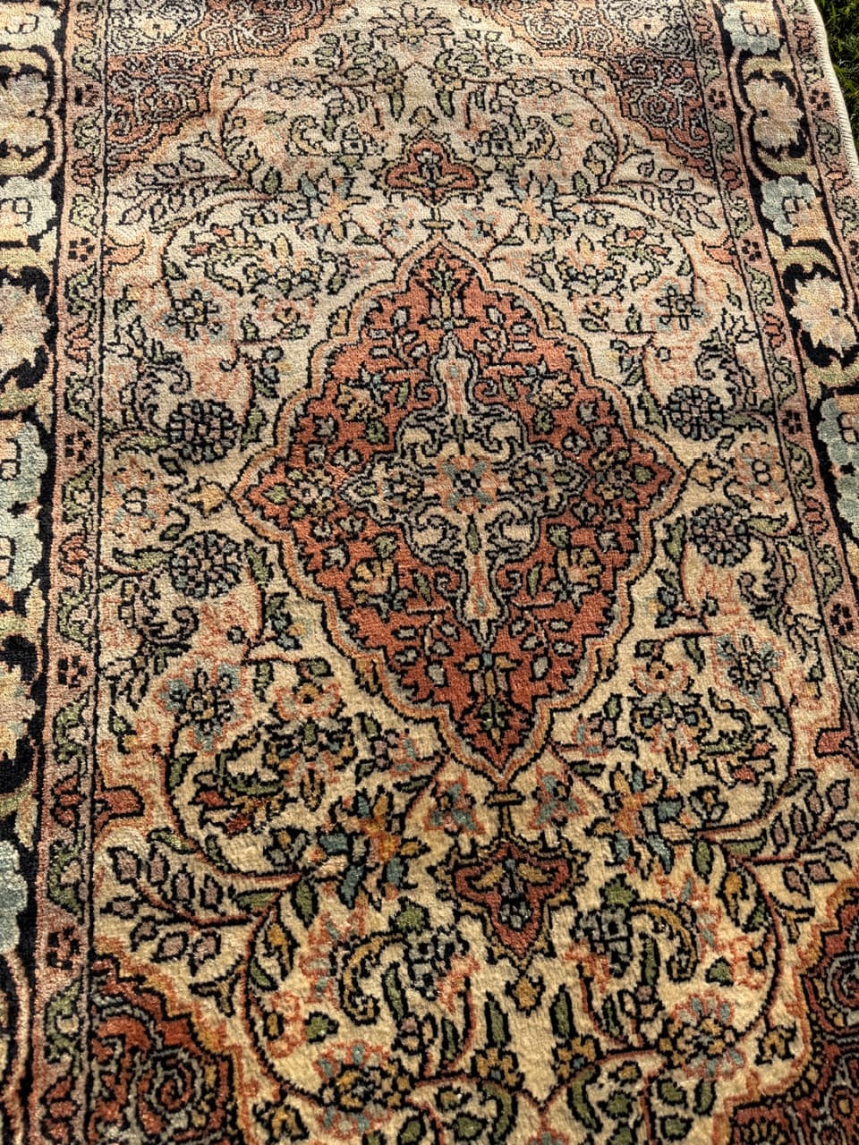 Dywan Ghoum, 132x77 cm, jedwab beżowy, Indie - 180309