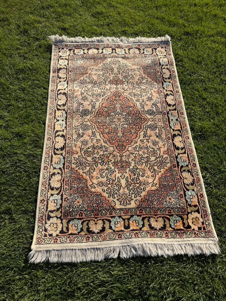 Dywan Ghoum, 132x77 cm, jedwab beżowy, Indie - 180307