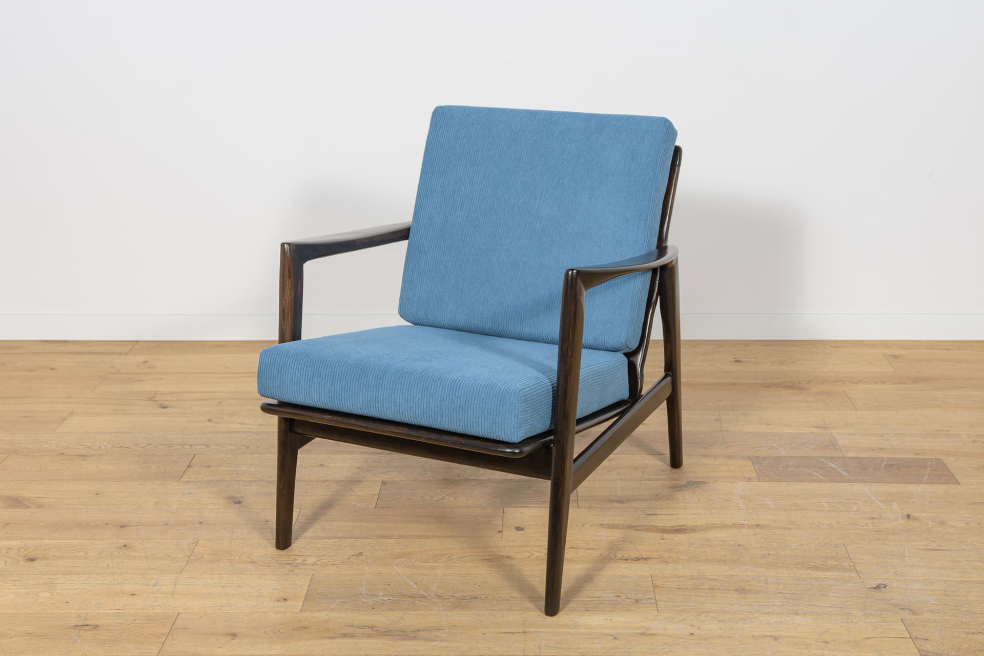 Pair of armchairs Model 300-139, blue, beech, Swarzędzka Fabryka Mebli, Poland, 1960s. - 180690